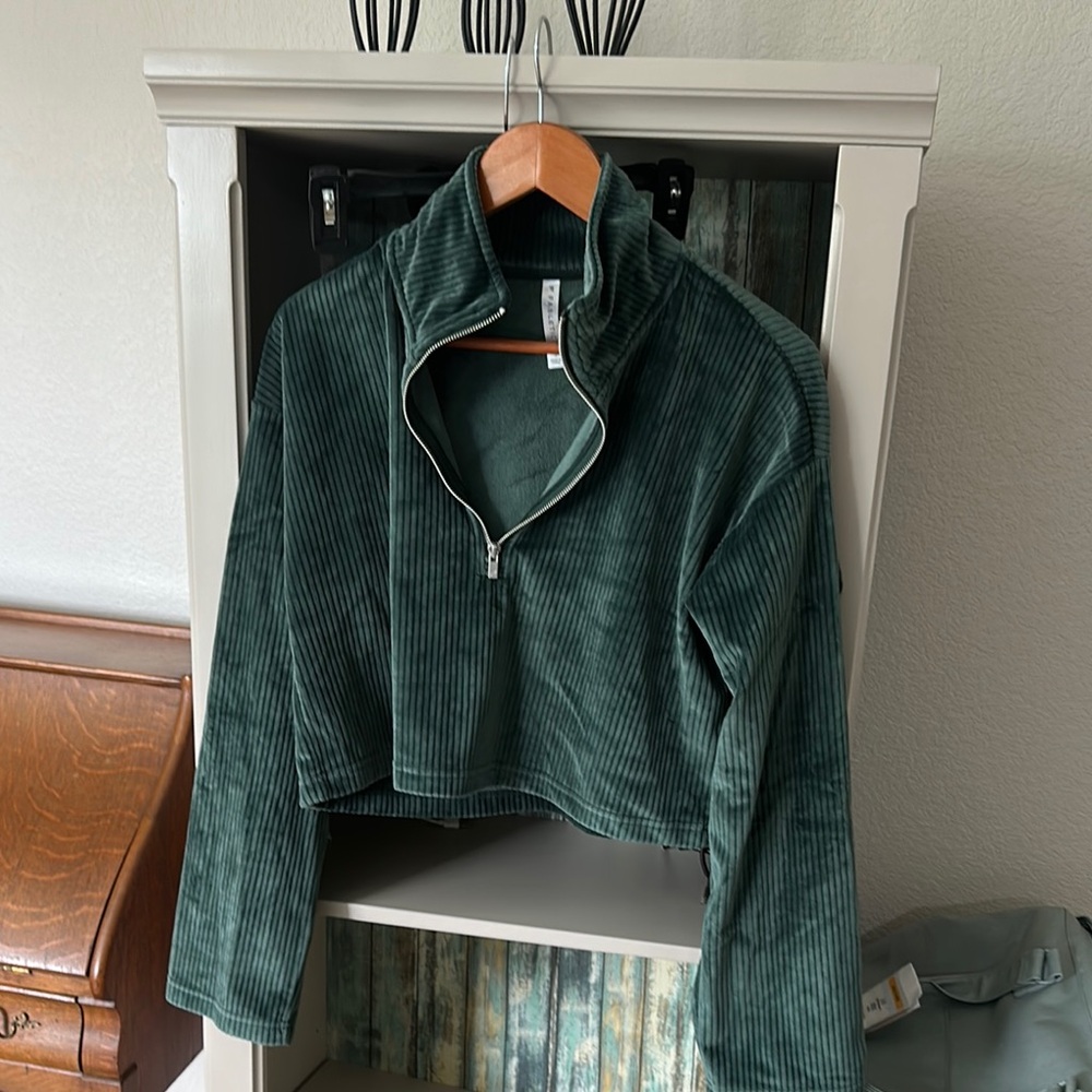 Fabletics Green Crop Top Velour with Ribbed Texture